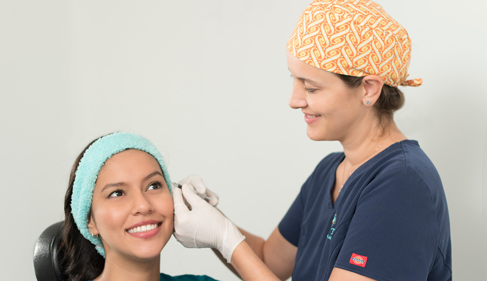 Doctora Lina Triana cirujana plástica